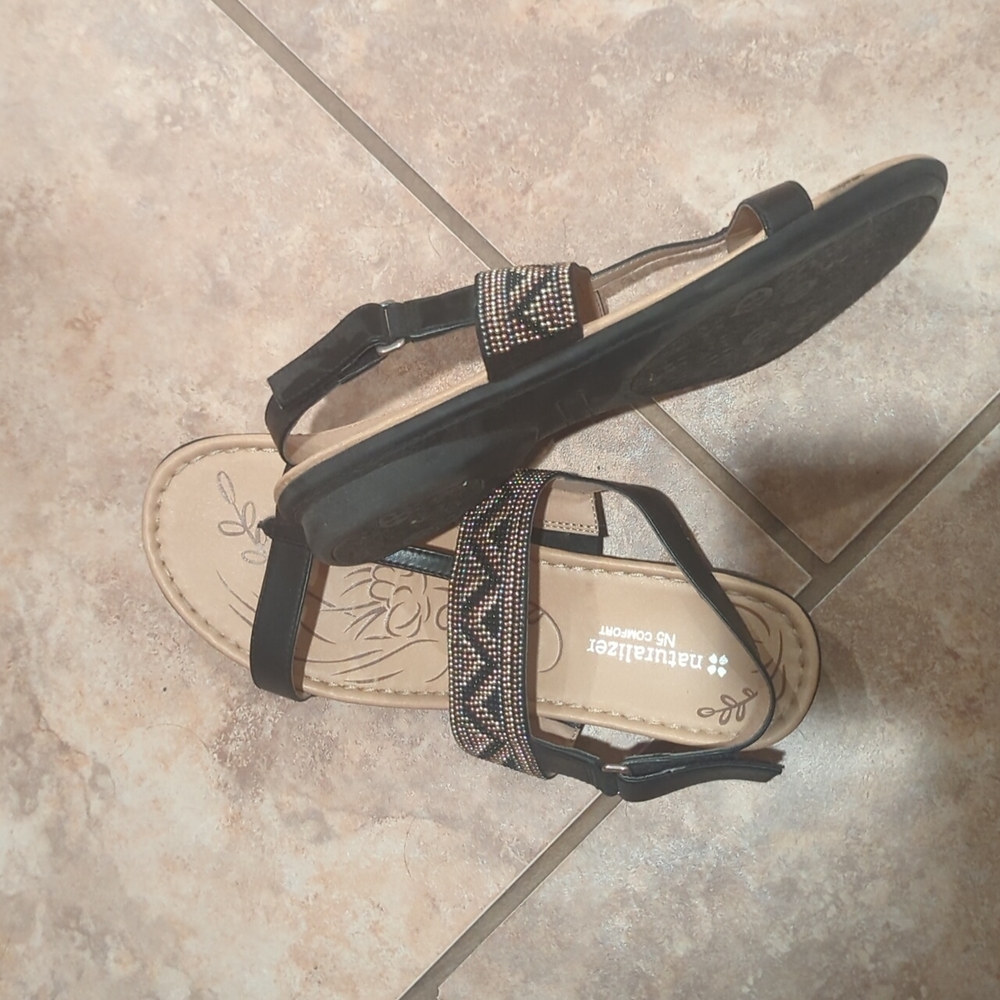 Naturalizer sandals 🩴 - Picture 2 of 4